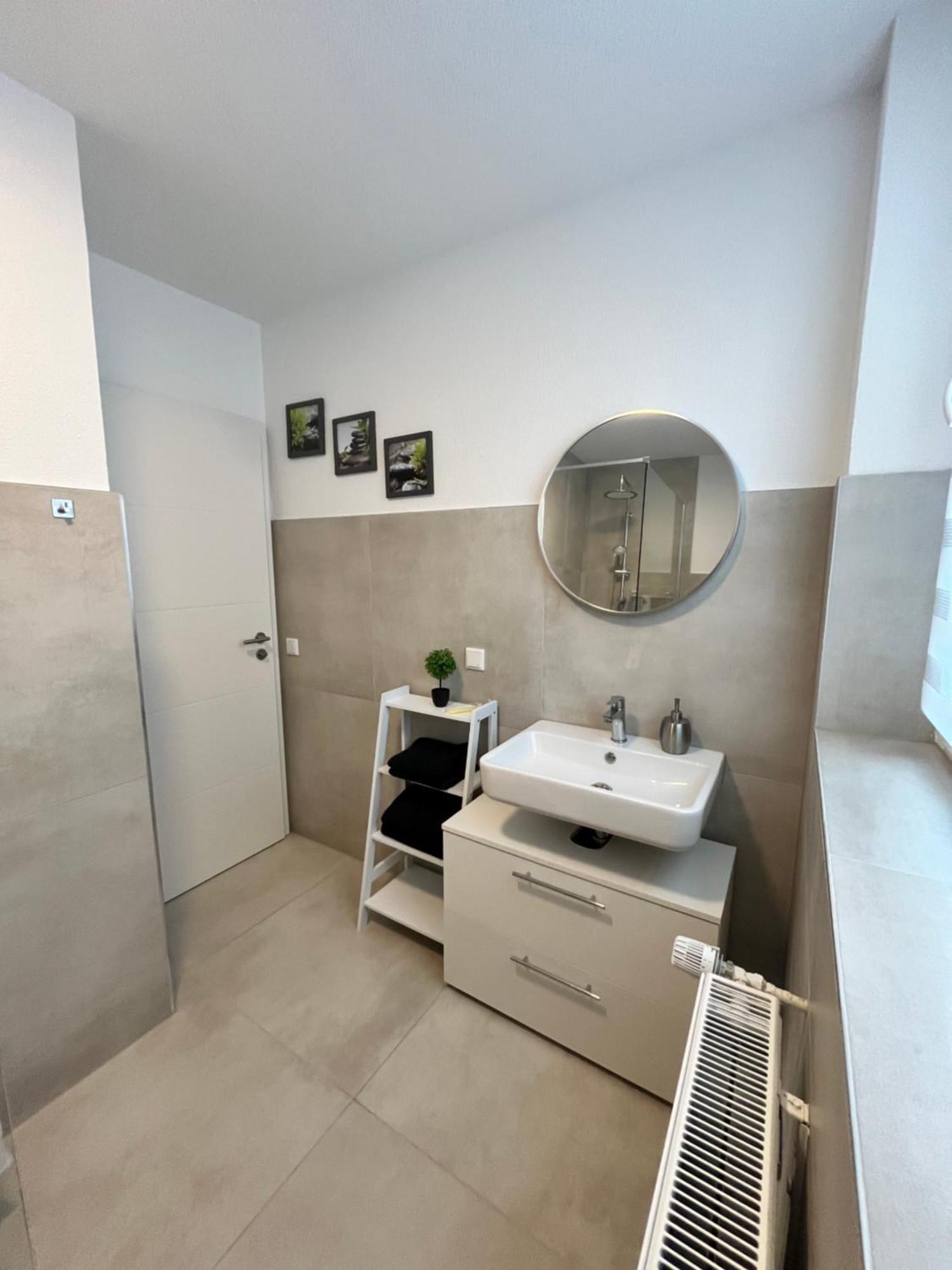 Appartment New York Naehe Duesseldorf, Messe, Hbf, City, Wifi, Helios Hospital Krefeld Eksteriør bilde